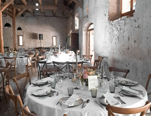 Location de tables et chaises pour un mariage