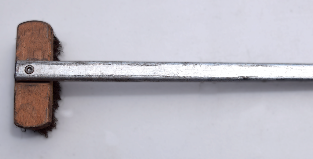 [Location] Brosse pour four à tartes flambées