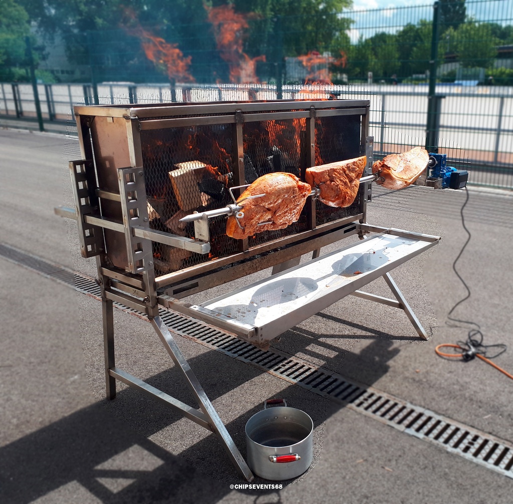 [Location] Tournebroche à foyer vertical au bois